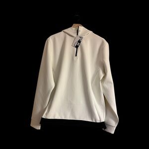 Inward Half Ivory Top with Dark Highlights